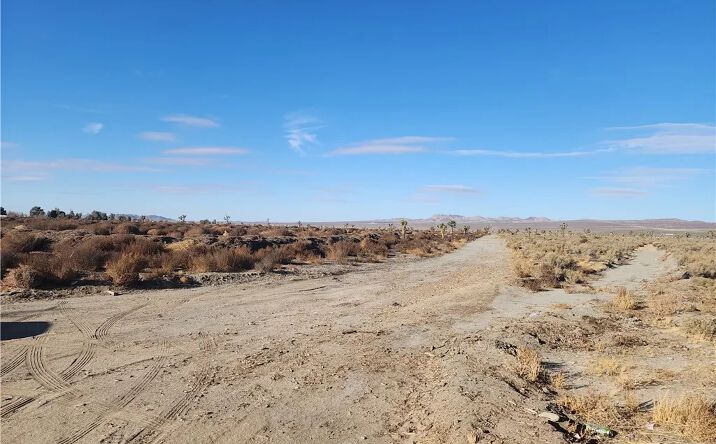 Pictures of Land property located at 10000 El Mirage, Adelanto, CA 92301 for sales - image #1