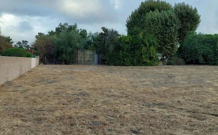 Pictures of Land property located at 2025 Royal, Simi Valley, CA 93065 for sales - image #1