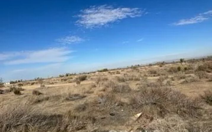 Pictures of Land property located at 4210 Palmdale, Phelan, CA 92371 for sales - image #1