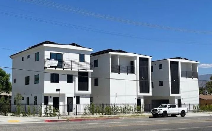 Pictures of Multifamily property located at 11451 W Victory Boulevard, North Hollywood, CA 91606 for sales - image #1