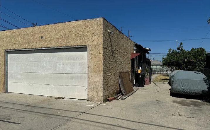 Pictures of Multifamily property located at 7819 S Hoover, Los Angeles, CA 90044 for sales - image #1