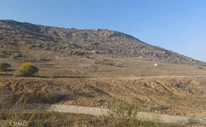Pictures of Land property located at Holland/canyon Hills Rd, Menifee, CA 92584 for sales - image #1