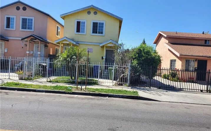 Pictures of Multifamily property located at 9715 - 9717 Wilmington Avenue, Los Angeles, CA 90002 for sales - image #1