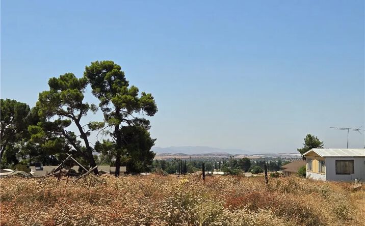 Pictures of Land property located at 9575 Oak Glen, Cherry Valley, CA 92223 for sales - image #1