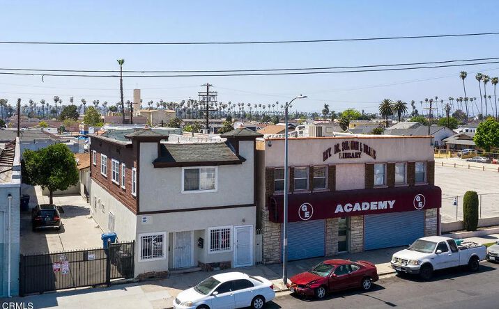 Pictures of Multifamily property located at 5321 Denker Avenue, Los Angeles, CA 90062 for sales - image #1