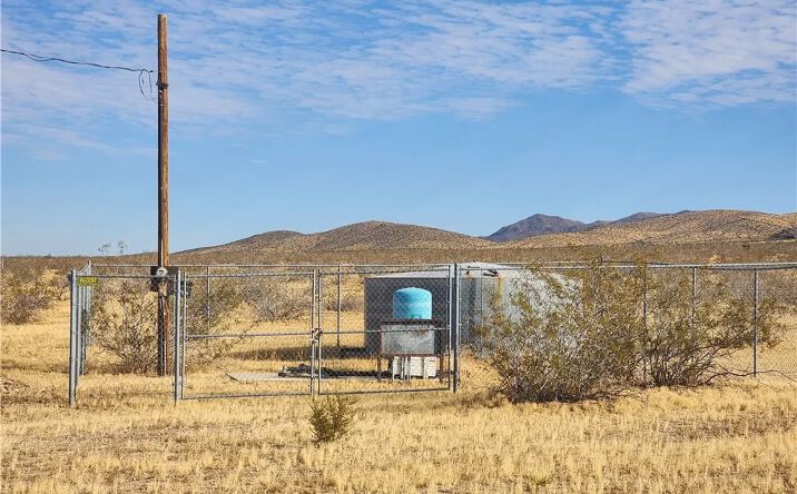 Pictures of Land, Industrial property located at Morro, Apple Valley, CA 92307 for sales - image #1
