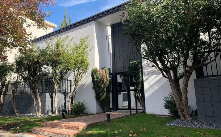 Pictures of Multifamily property located at 5236 Kester Avenue, Sherman Oaks, CA 91411 for sales - image #1