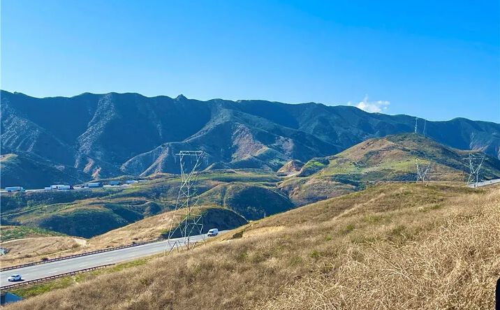 Pictures of Land property located at Ridge Route Rd, Castaic, CA 91384 for sales - image #1