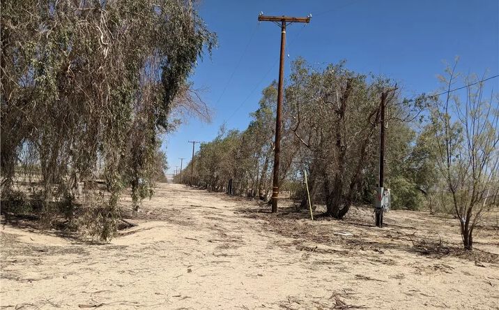 Pictures of Land property located at 42797 Navajo, Newberry Springs, CA 92365 for sales - image #1