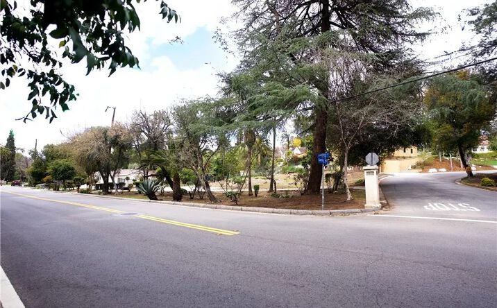 Pictures of Land property located at Garden, Redlands, CA 92373 for sales - image #1