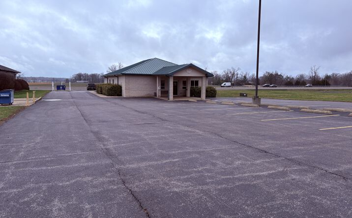 Pictures of Special Purpose property located at 404 Rushing Dr, Herrin, IL 62948 for sales - image #1