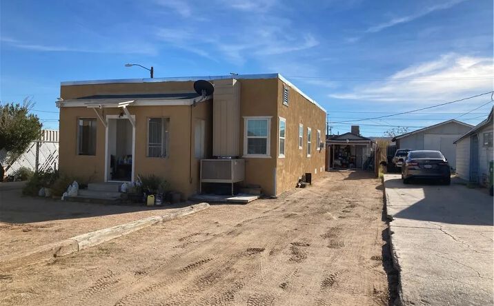 image of property at 115 W CHURCH AVE Ridgecrest CA 93555-4769