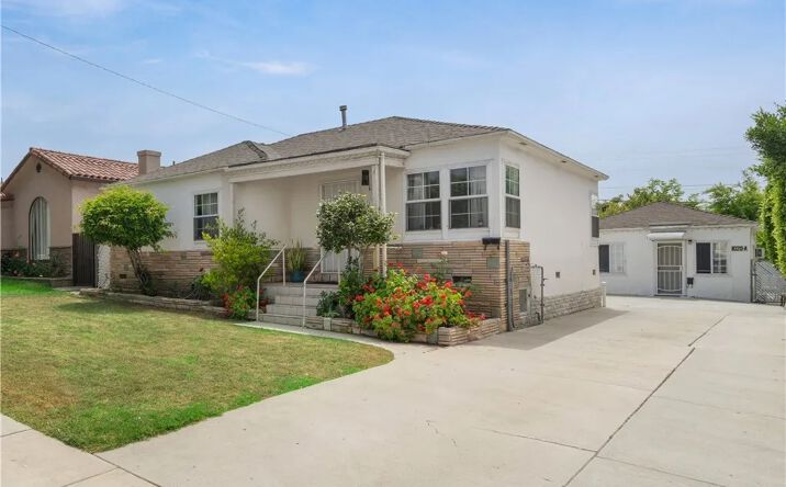image of property at 1020 ALLEN AVE Glendale CA 91201-1613
