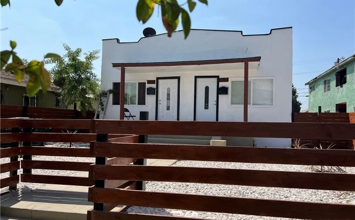 Pictures of Multifamily property located at 1364 E 20th Street, Los Angeles, CA 90011 for sales - image #1