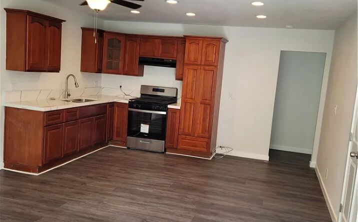 Pictures of Multifamily property located at 1034 El Camino Drive, Costa Mesa, CA 92626 for sales - image #1