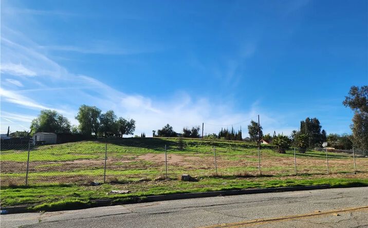 Pictures of Land property located at 4998 Bushnell, Riverside, CA 92505 for sales - image #1