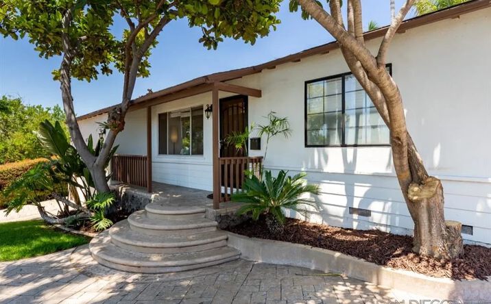 image of property at 4139 BLACKTON DR La Mesa CA 91941-7508