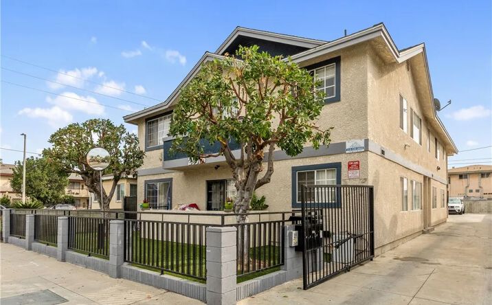 image of property at 20806 S WESTERN AVE Torrance CA 90501-1888