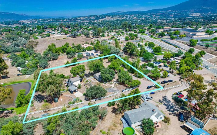 image of property at 1720 HUEY LN Alpine CA 91901-3013