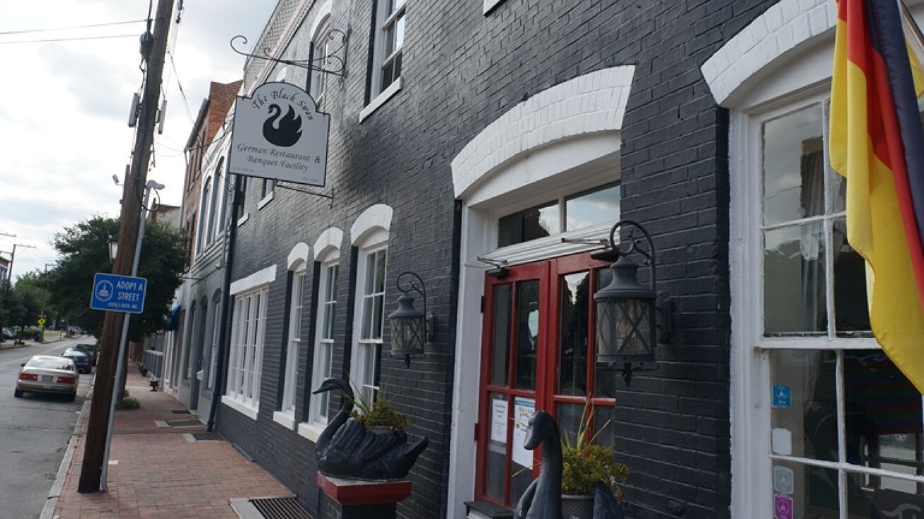 9 W Old St, Petersburg, VA 23803