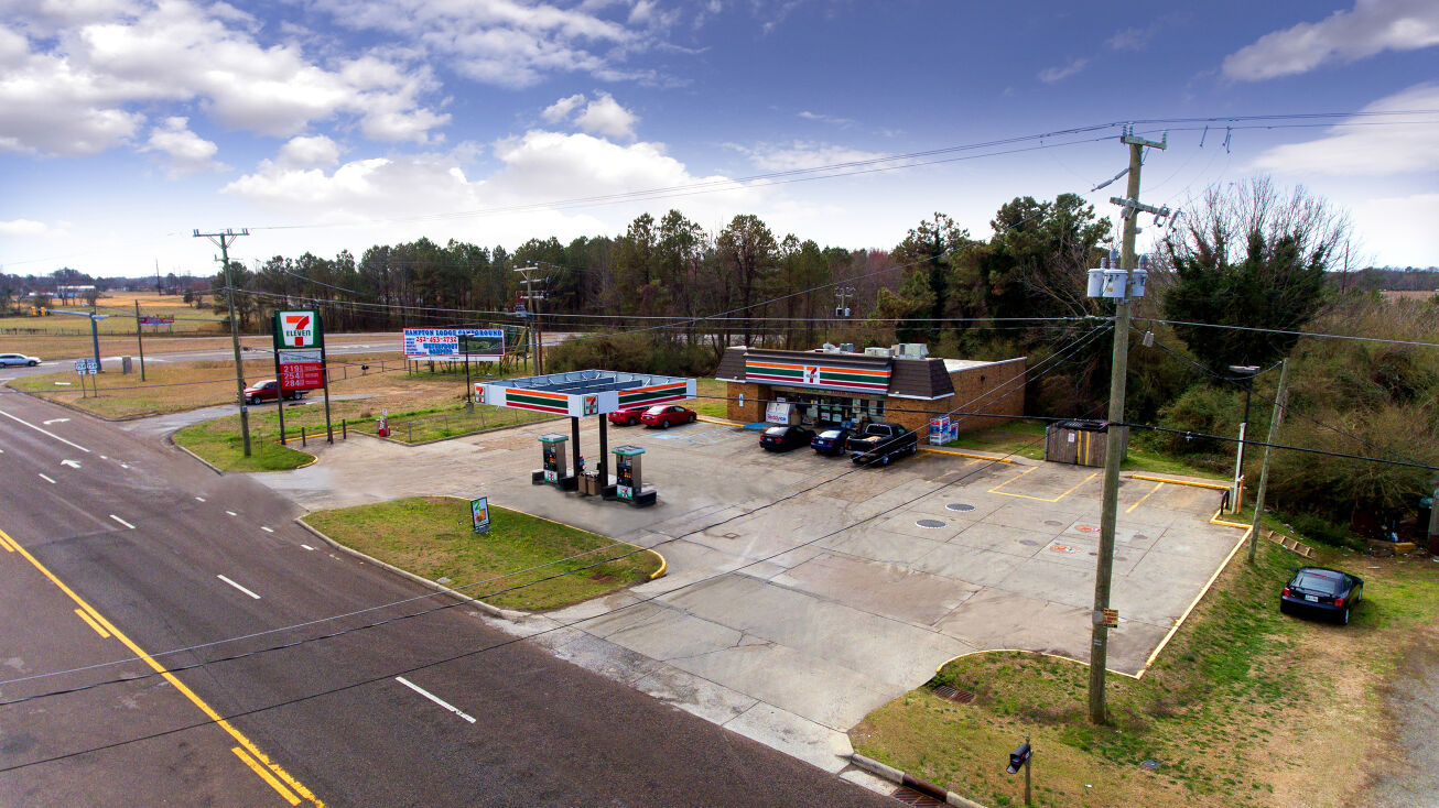 3948 Caratoke Hwy, Barco, NC 27917