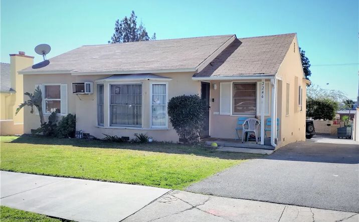 image of property at 2246 MIRA VISTA AVE Montrose CA 91020-1506