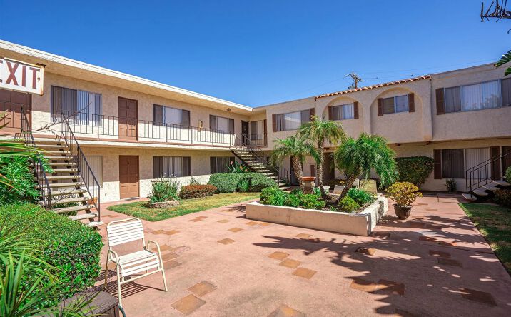 image of property at 4840 SANTA MONICA AVE San Diego CA 92107-2847
