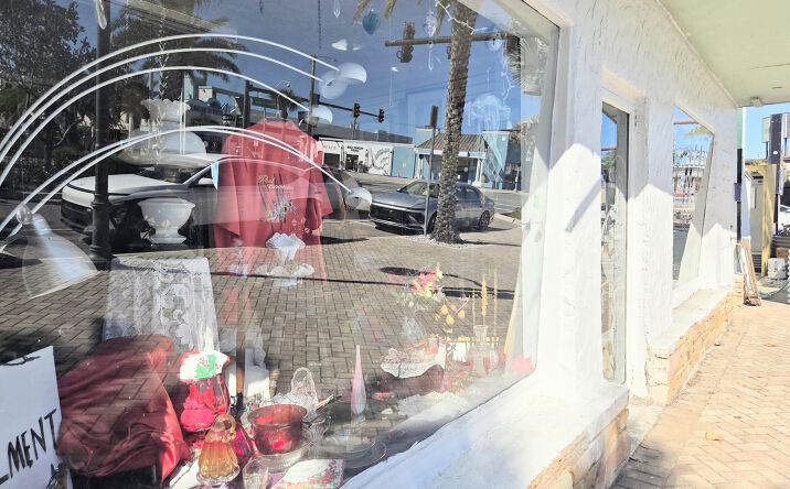 Pictures of Mixed Use, Retail property located at 225 Minutemen Causeway, Cocoa Beach, FL 32931 for sales - image #1