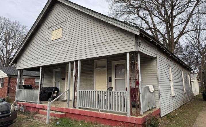 Pictures of Multifamily property located at 207 Pleasant Street, Jackson, TN 38301 for sales - image #1