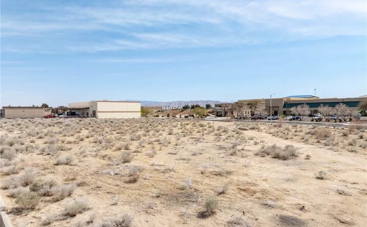 Pictures of Land property located at Yuma, Victorville, CA 92395 for sales - image #1