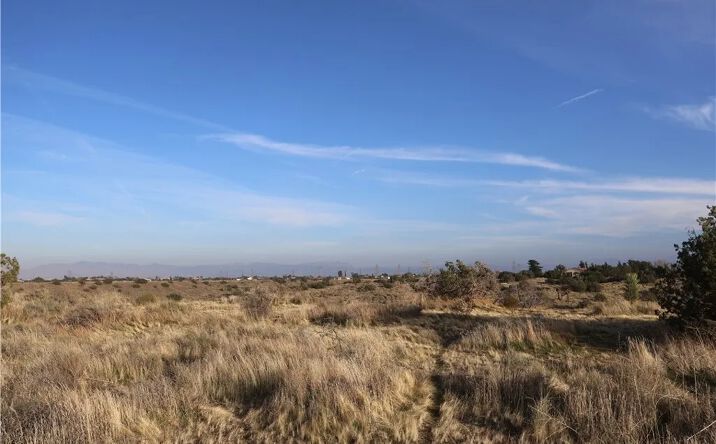 Pictures of Land property located at 9955 Macron, Oak Hills, CA 92344 for sales - image #1