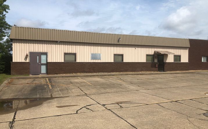 Pictures of Office property located at 2 Fergueson Dr, Parkersburg, WV 26101 for sales - image #1