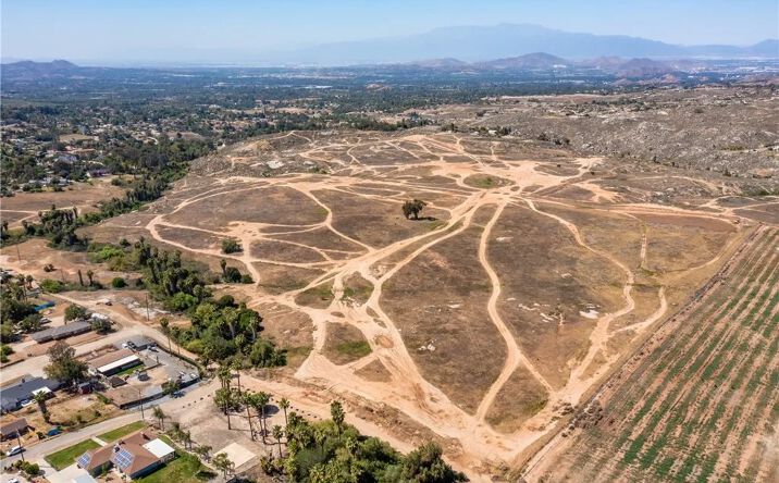 Pictures of Land property located at Iris, Riverside, CA 92504 for sales - image #1