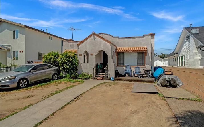 Pictures of Multifamily property located at 4227 Walton Avenue, Los Angeles, CA 90037 for sales - image #1