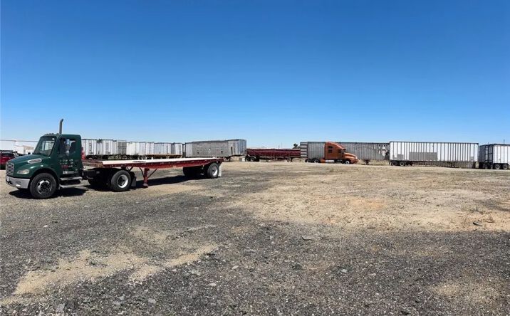 Pictures of Land property located at 42056 7th East, Lancaster, CA 93535 for sales - image #1