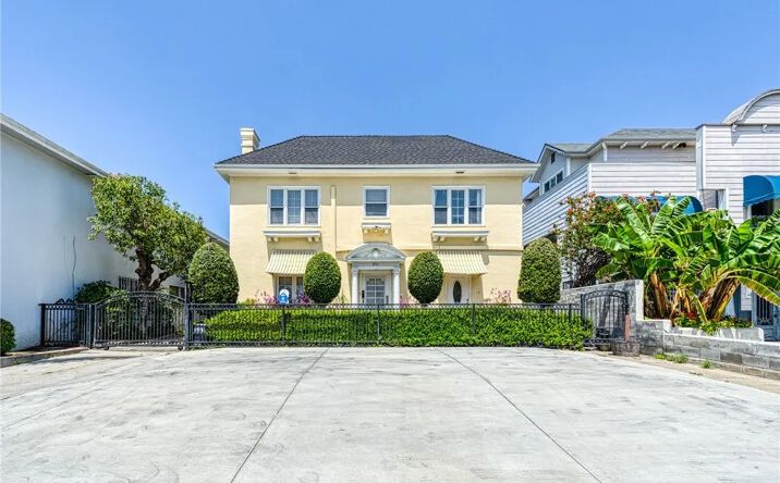 Pictures of Multifamily property located at 851 Crenshaw Boulevard, Los Angeles, CA 90005 for sales - image #1