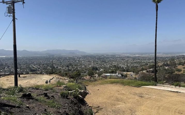 Pictures of Land property located at 894 W Highland, Camarillo, CA 93010 for sales - image #1