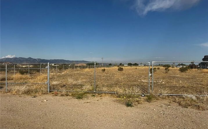 Pictures of Land property located at Us-395, Victorville, CA 92392 for sales - image #1