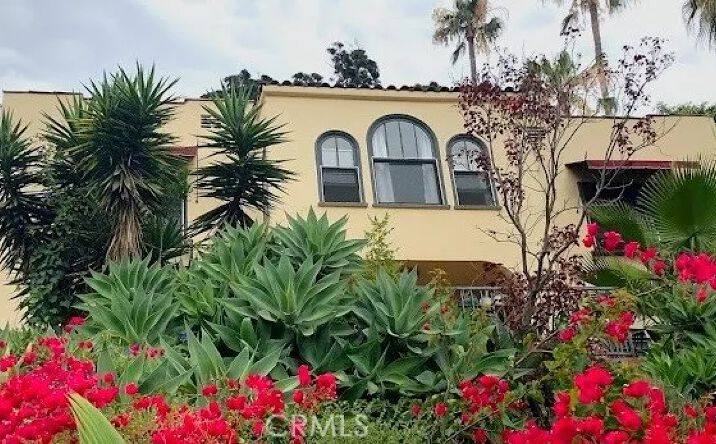 Pictures of Multifamily property located at 3201 Hamilton Way, Los Angeles, CA 90026 for sales - image #1