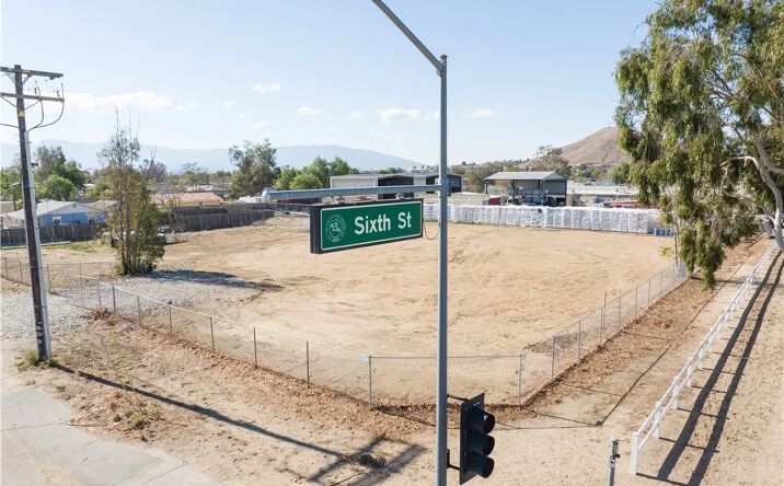 Pictures of Land property located at 1100 6th St, Norco, CA 92860 for sales - image #1