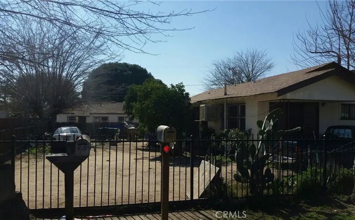 Pictures of Multifamily property located at 1917 Pacific Street, Bakersfield, CA 93305 for sales - image #1
