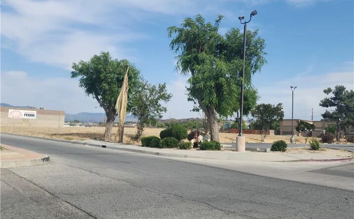 Pictures of Land property located at E Commonweaith, San Jacinto, CA 92583 for sales - image #1