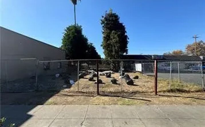 Pictures of Land property located at 8017 Greenleaf, Whittier, CA 90602 for sales - image #1