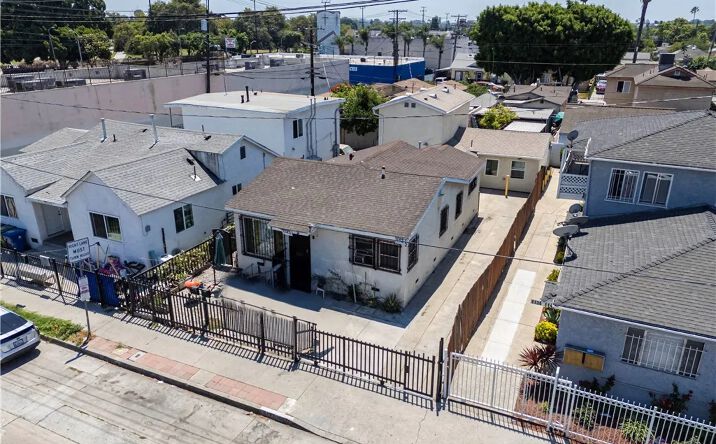 Pictures of Multifamily property located at 1142 E Century Boulevard, Los Angeles, CA 90002 for sales - image #1