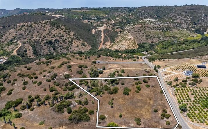 Pictures of Land property located at 21880 Carancho, Temecula, CA 92590 for sales - image #1