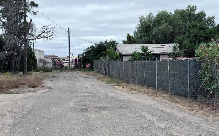 Pictures of Multifamily property located at 413 West Street, Santa Maria, CA 93458 for sales - image #1