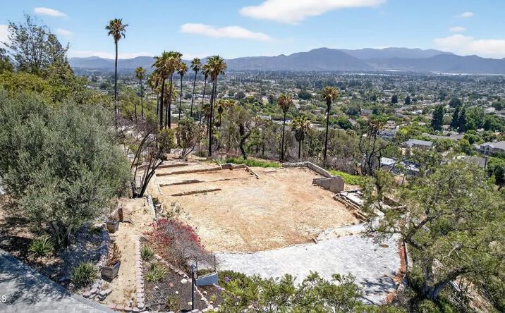 Pictures of Land property located at 375 W Highland, Camarillo, CA 93010 for sales - image #1