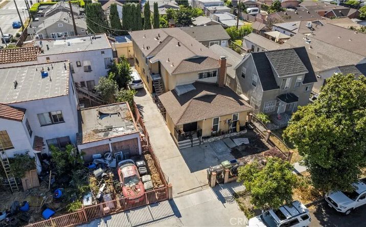 Pictures of Multifamily property located at 3887 S Van Ness Avenue, Los Angeles, CA 90062 for sales - image #1