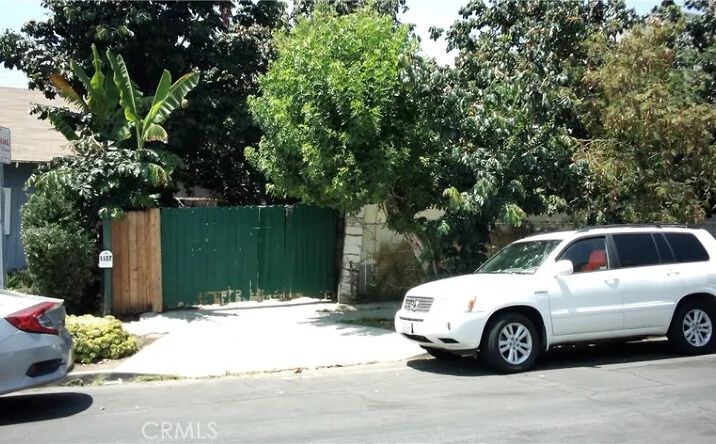 Pictures of Multifamily property located at 1127 N Commonwealth Avenue, Los Angeles, CA 90029 for sales - image #1