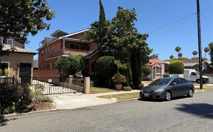 Pictures of Multifamily property located at 3252 Cattaraugus Avenue, Los Angeles, CA 90034 for sales - image #1